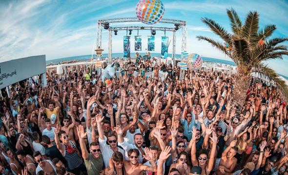 Offres Jeunes Riccione: hôtel près des clubs sur la plage