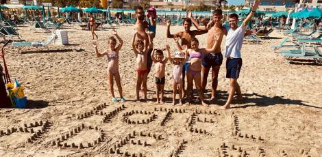 hoteladelphi en sea-front-hotel-with-pool-riccione-june-offers-for-families-n2 033
